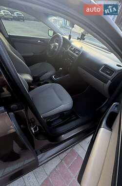 Седан Volkswagen Jetta 2014 в 