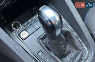 Седан Volkswagen Jetta 2015 в 
