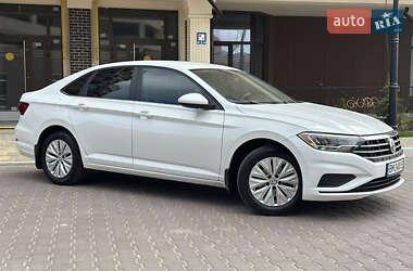 Седан Volkswagen Jetta 2019 в 