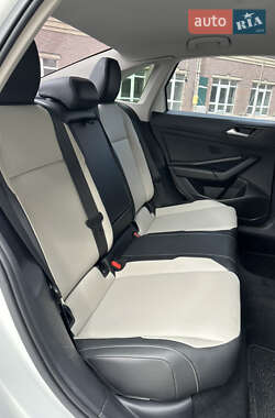 Седан Volkswagen Jetta 2019 в 