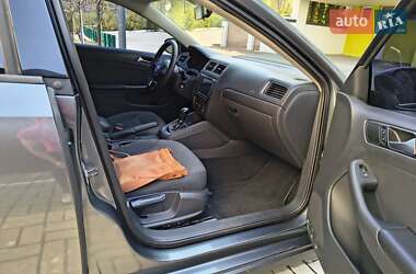 Седан Volkswagen Jetta 2014 в 