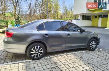 Седан Volkswagen Jetta 2014 в 