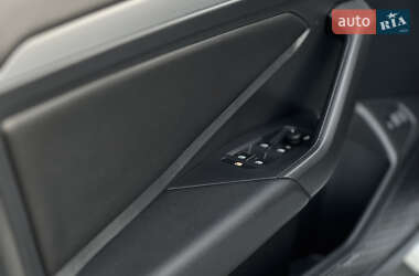 Седан Volkswagen Jetta 2018 в 