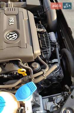 Седан Volkswagen Jetta 2013 в 