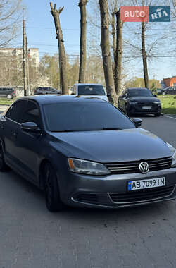 Седан Volkswagen Jetta 2013 в 