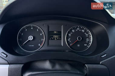 Седан Volkswagen Jetta 2013 в 