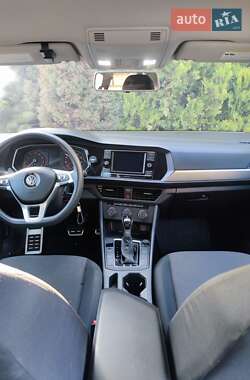 Седан Volkswagen Jetta 2018 в 