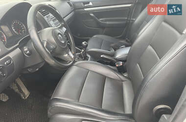 Седан Volkswagen Jetta 2010 в 