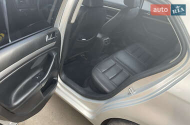 Седан Volkswagen Jetta 2010 в 