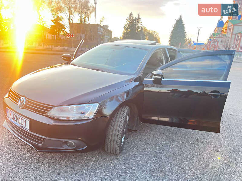 Седан Volkswagen Jetta 2013 в Первомайську