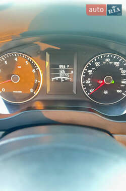 Седан Volkswagen Jetta 2013 в 