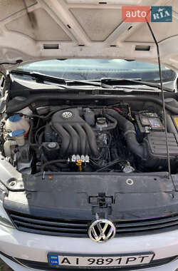 Седан Volkswagen Jetta 2013 в 