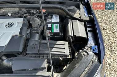 Седан Volkswagen Jetta 2013 в 