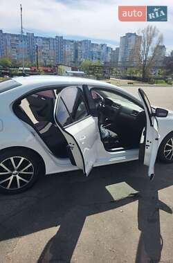 Седан Volkswagen Jetta 2016 в 