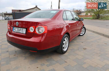 Седан Volkswagen Jetta 2006 в 