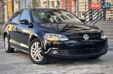 Седан Volkswagen Jetta 2013 в 
