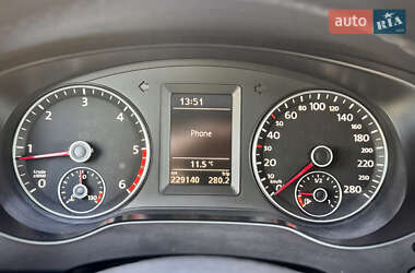 Седан Volkswagen Jetta 2013 в 
