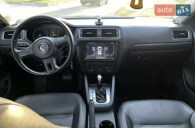Седан Volkswagen Jetta 2014 в 