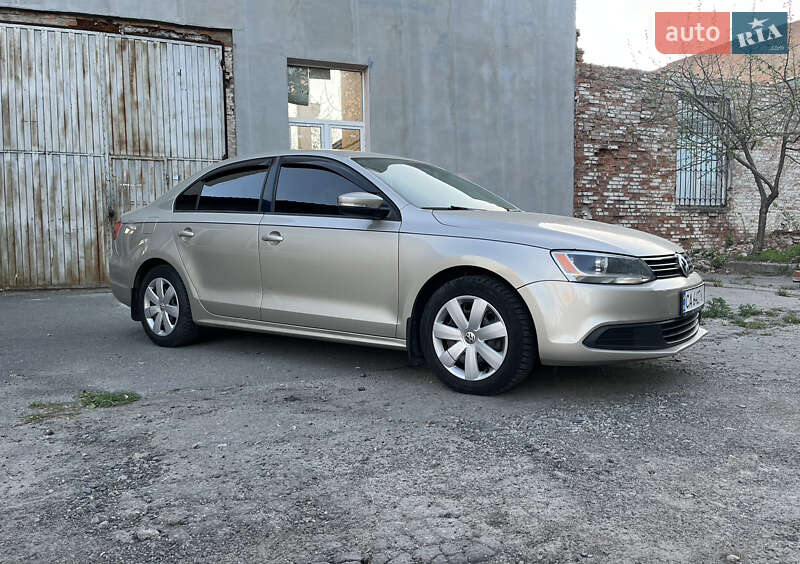Седан Volkswagen Jetta 2014 в 