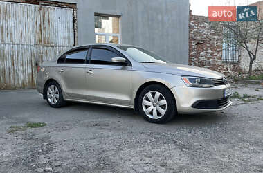 Седан Volkswagen Jetta 2014 в 
