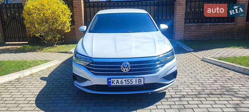 Седан Volkswagen Jetta 2018 в 
