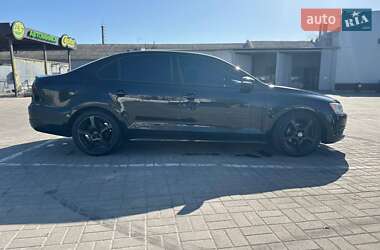 Седан Volkswagen Jetta 2011 в 