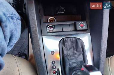 Седан Volkswagen Jetta 2011 в 