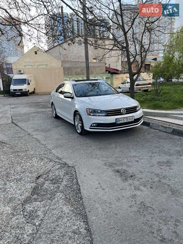 Седан Volkswagen Jetta 2015 в 