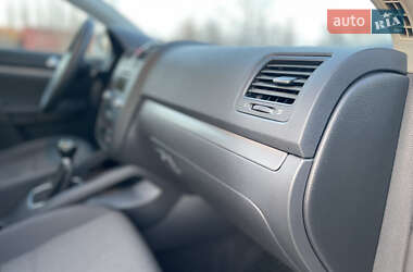 Седан Volkswagen Jetta 2006 в 