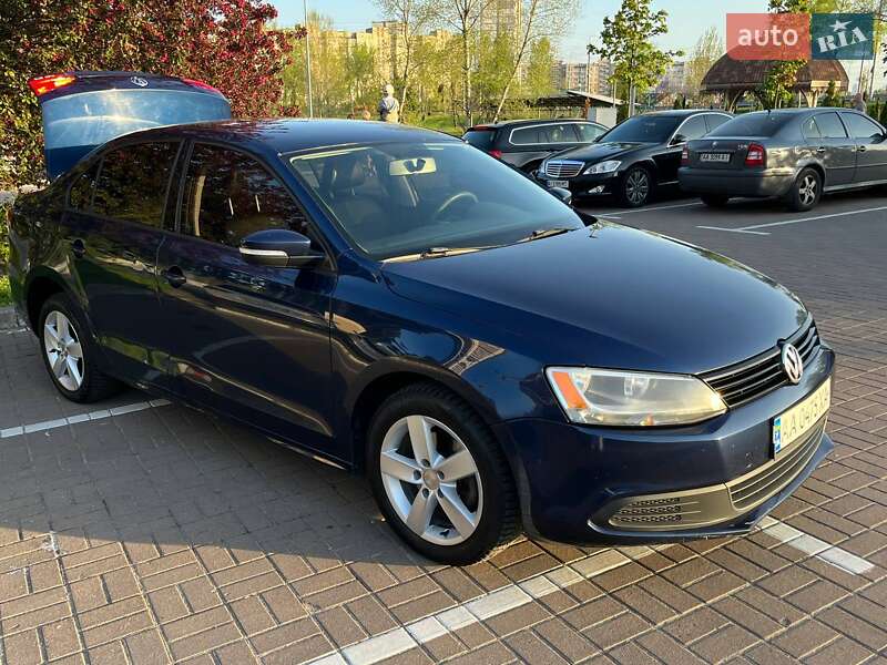 Седан Volkswagen Jetta 2010 в Киеве