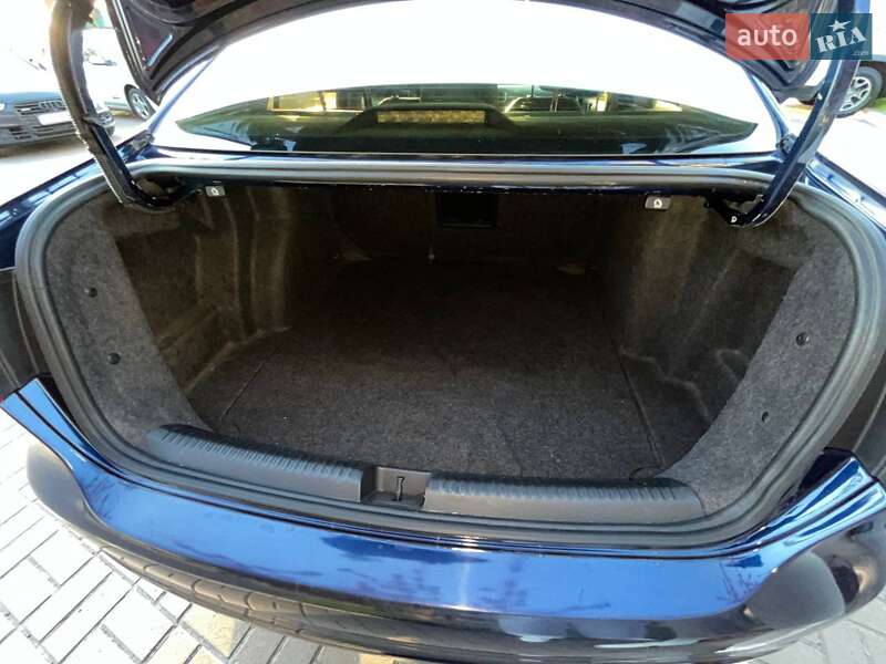 Седан Volkswagen Jetta 2010 в Киеве