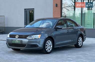 Седан Volkswagen Jetta 2012 в 