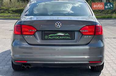 Седан Volkswagen Jetta 2012 в 