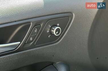 Седан Volkswagen Jetta 2012 в 