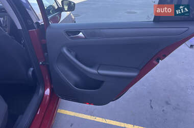 Седан Volkswagen Jetta 2015 в 