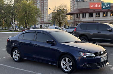 Седан Volkswagen Jetta 2011 в 