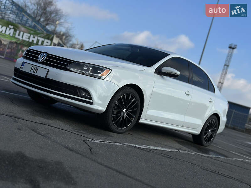 Седан Volkswagen Jetta 2015 в Днепре