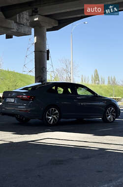 Седан Volkswagen Jetta 2019 в 