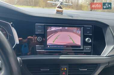Седан Volkswagen Jetta 2019 в 