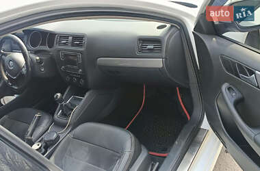 Седан Volkswagen Jetta 2016 в 