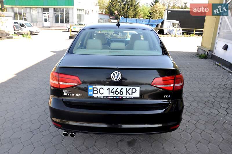 Седан Volkswagen Jetta 2015 в Львові