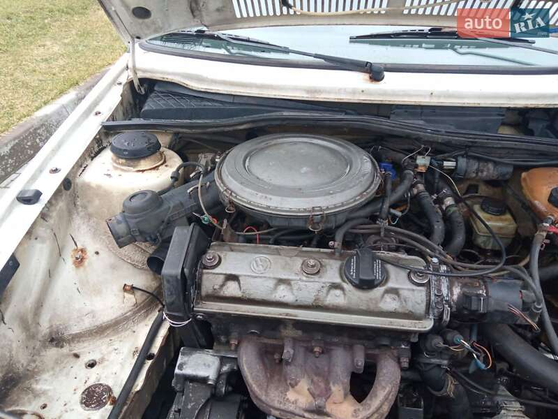 Седан Volkswagen Jetta 1988 в Києві