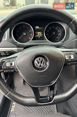 Седан Volkswagen Jetta 2015 в 