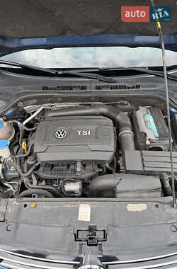 Седан Volkswagen Jetta 2015 в 