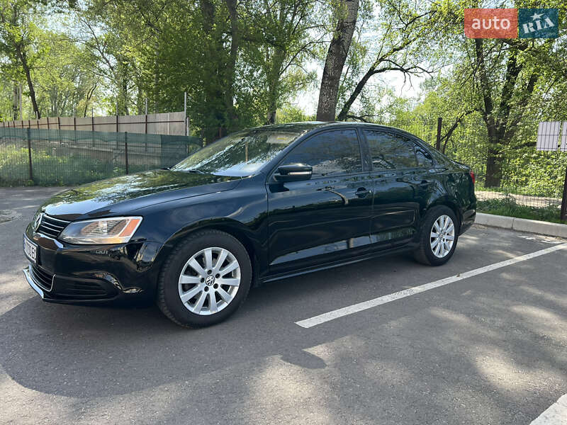 Седан Volkswagen Jetta 2014 в 