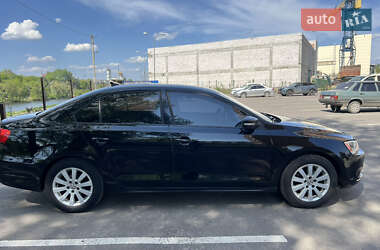 Седан Volkswagen Jetta 2014 в 