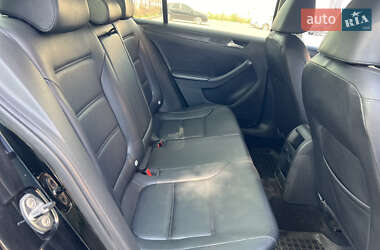 Седан Volkswagen Jetta 2014 в 
