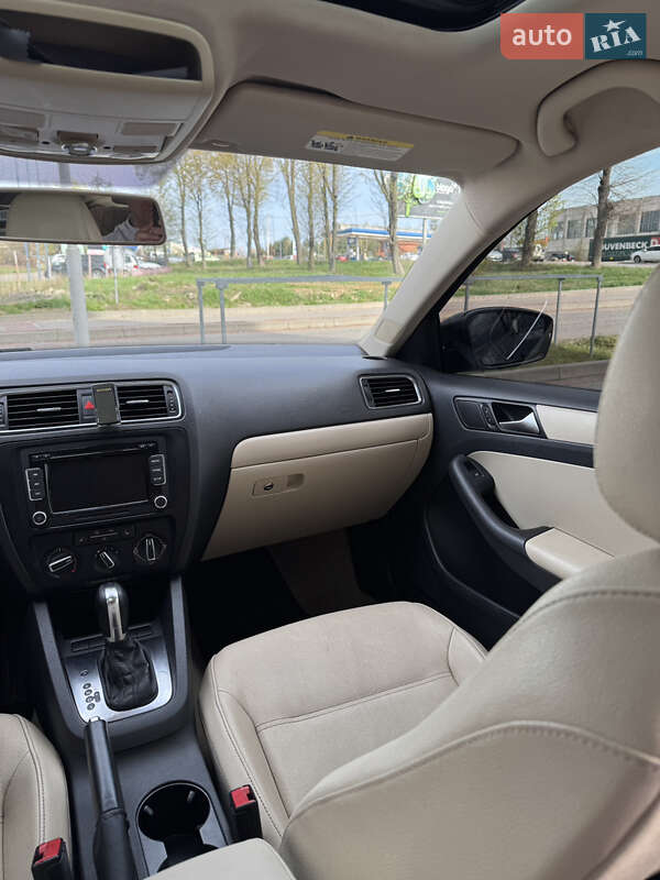 Седан Volkswagen Jetta 2011 в Ивано-Франковске фото 18 Седан Volkswagen Jetta 2011 в Ивано-Франковске