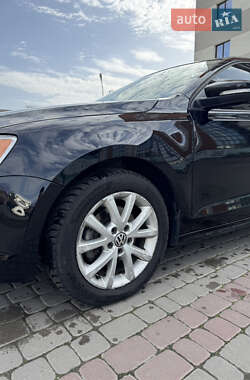 Седан Volkswagen Jetta 2011 в 