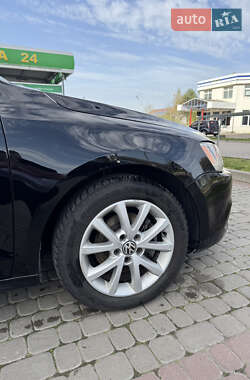 Седан Volkswagen Jetta 2011 в 